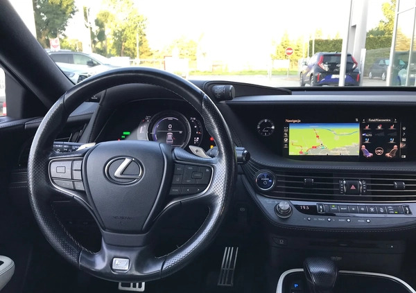 Lexus LS cena 250000 przebieg: 117800, rok produkcji 2017 z Hajnówka małe 742